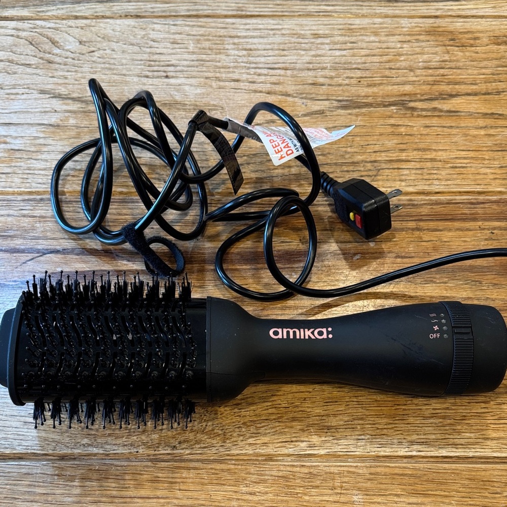 Amika Black Styling Hair Brush